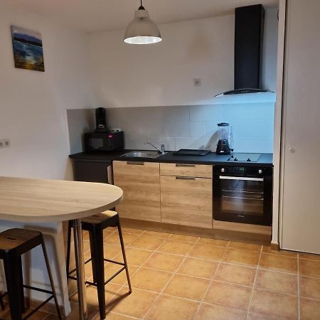 Appartement 1 Chambre Avec Piscine Uzes Exterior photo