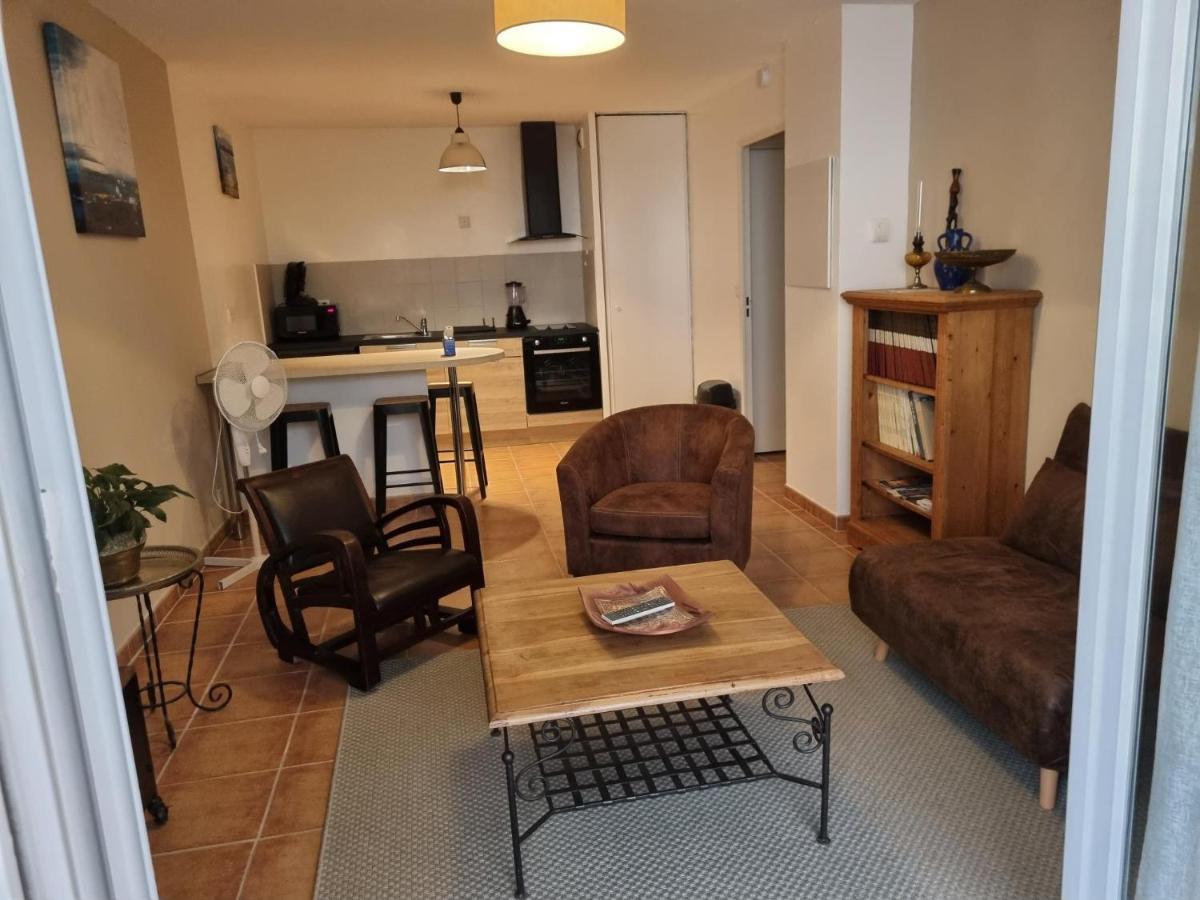 Appartement 1 Chambre Avec Piscine Uzes Exterior photo